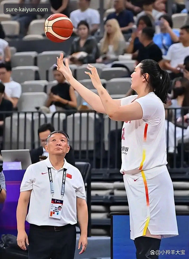 中国女篮战术调整与关键球员表现深度解析：一场资格赛背后的攻防博弈